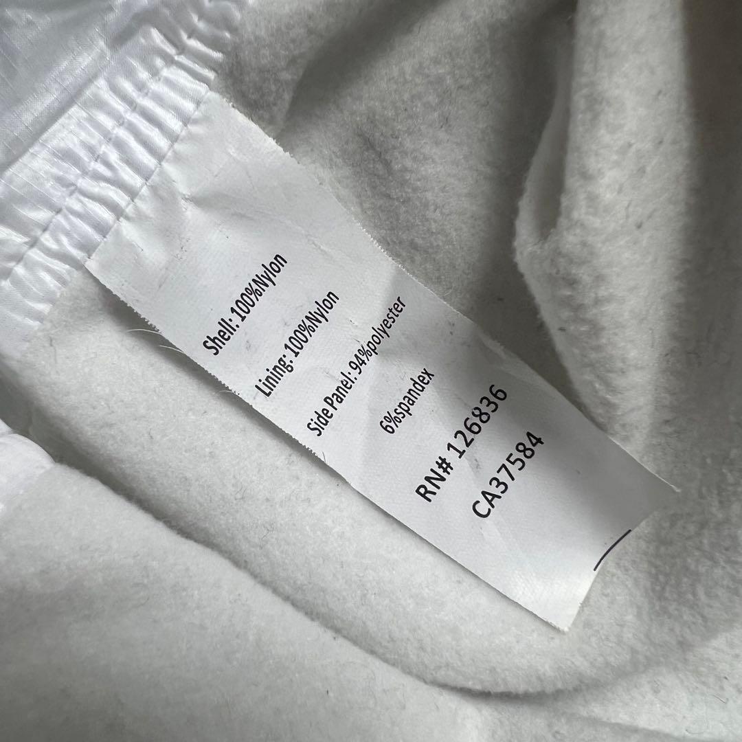 J.LINDEBERG ジェイリンドバーグ　ライトダウン　中綿入り　レディース