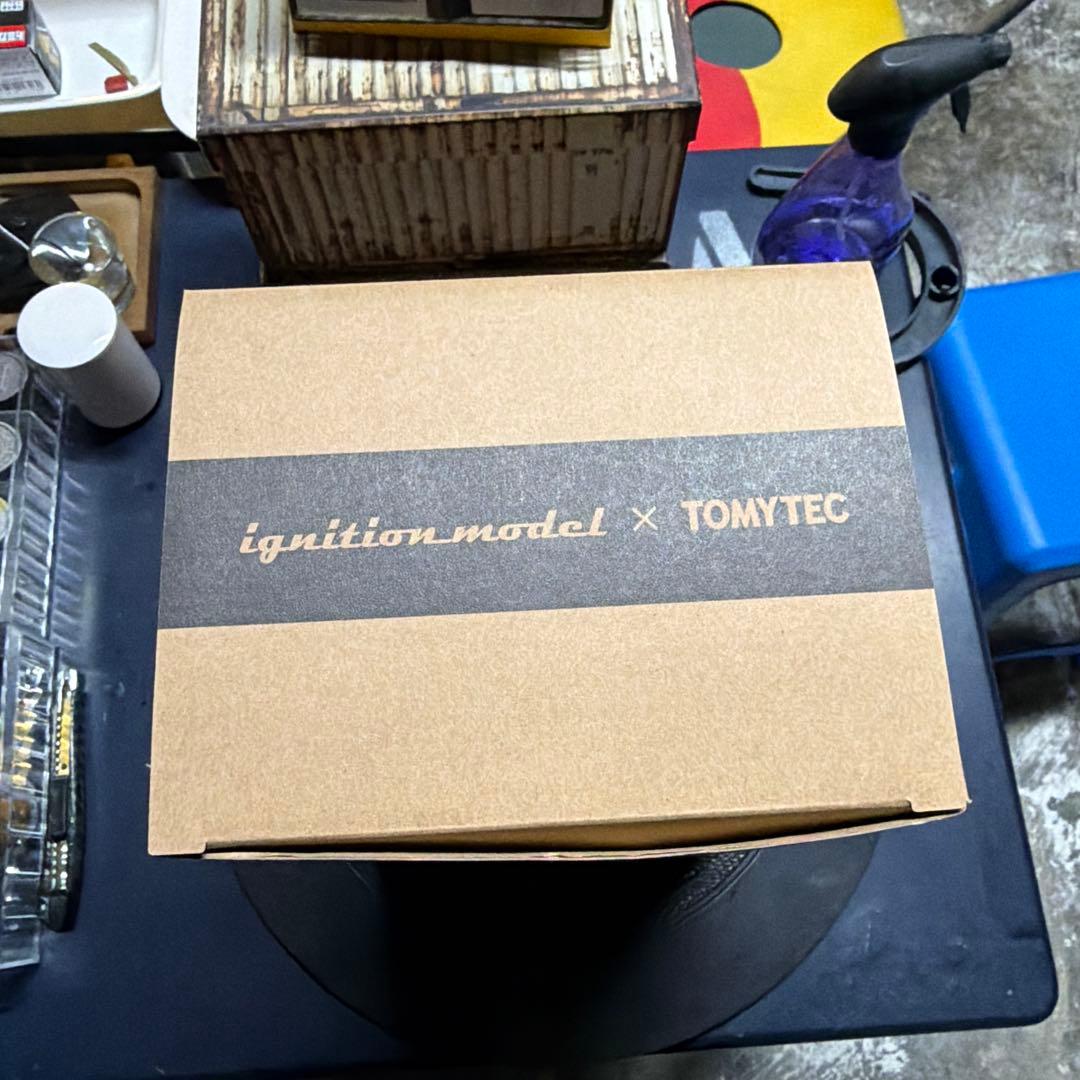 ignition.model パトカー仕様ミニカー 1/43