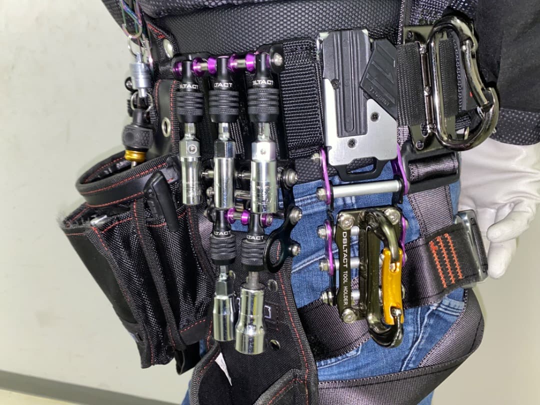 ニックス風チェーンタイプ　ビットホルダー5P付きベルトループ　ブラック×ゴールド