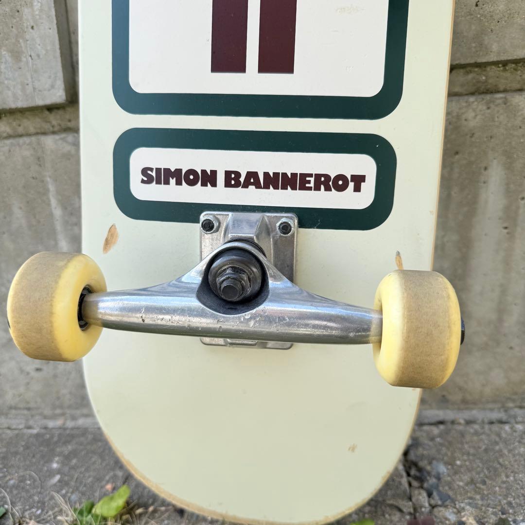 GIRL スケートボードデッキ ホワイト