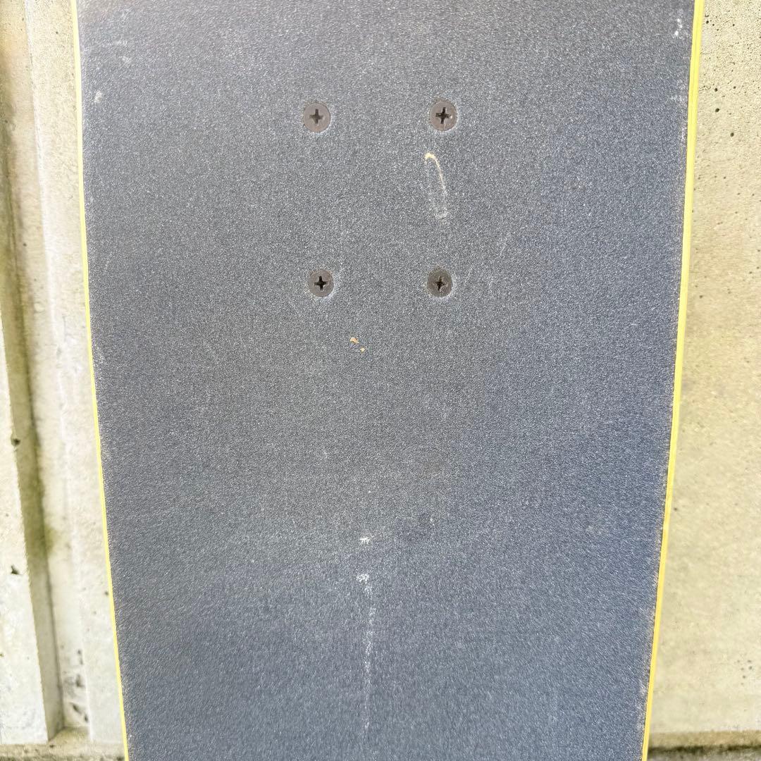 GIRL スケートボードデッキ ホワイト