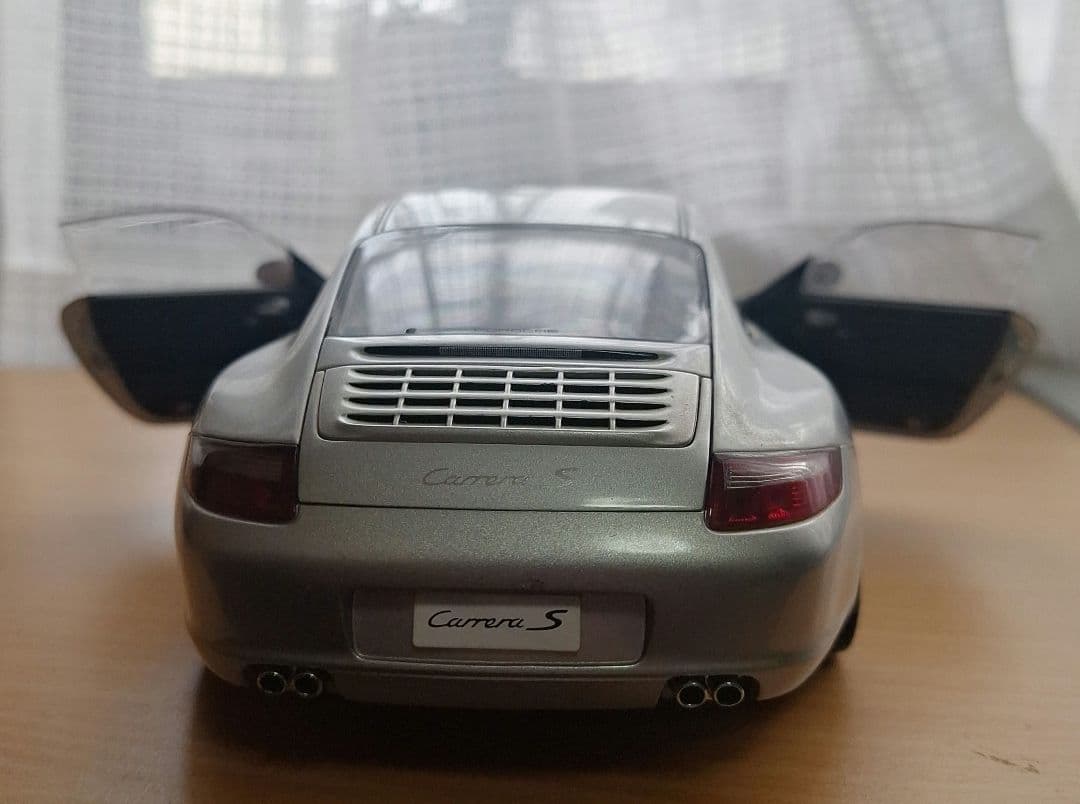 オートアート　ポルシェ　911カレラ　本体のみ　ジャンク扱い