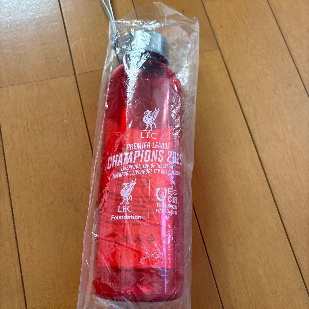 リヴァプールグッズ　限定ボトル　タオル　Tシャツ
