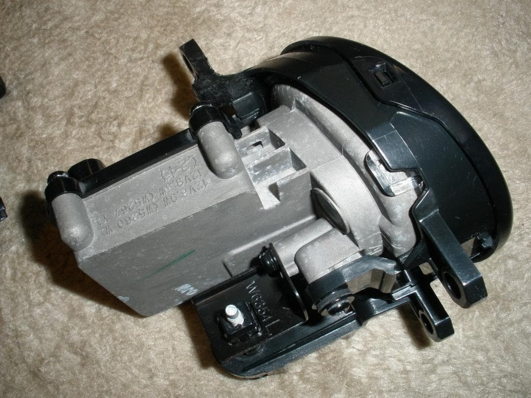 トヨタ純正　バイカラーフォグランプ　少々難あり品　アルファード　ヴォクシー　ノア