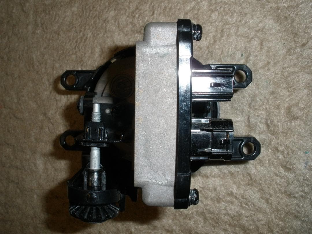 トヨタ純正　バイカラーフォグランプ　少々難あり品　アルファード　ヴォクシー　ノア