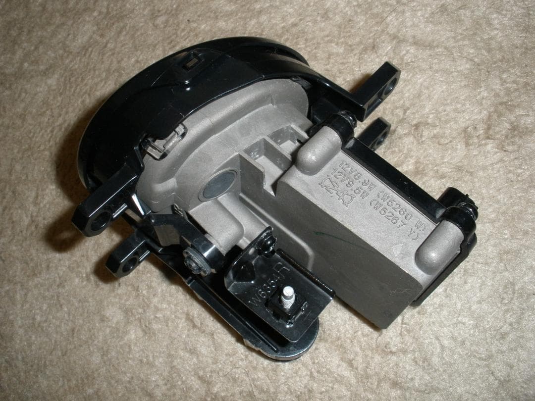 トヨタ純正　バイカラーフォグランプ　少々難あり品　アルファード　ヴォクシー　ノア