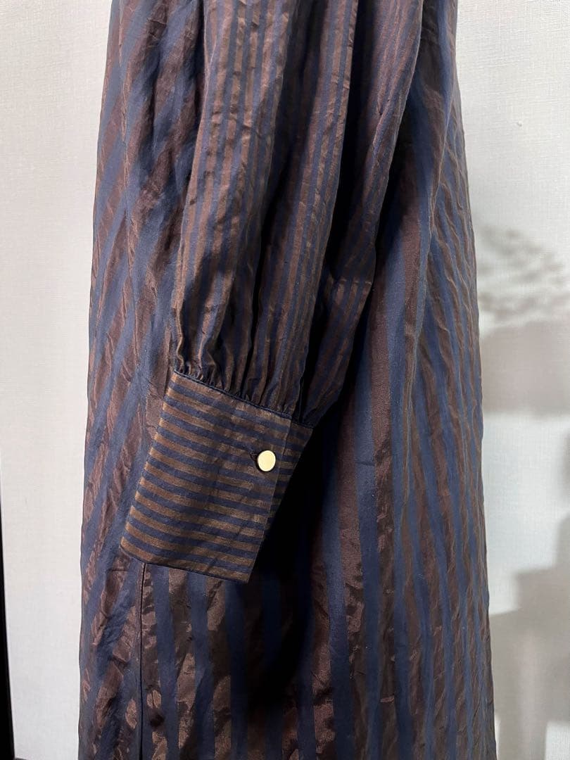 美品BRAHMINストライプ柄セーラー襟シャツワンピース袖ゴールドボタンロング丈