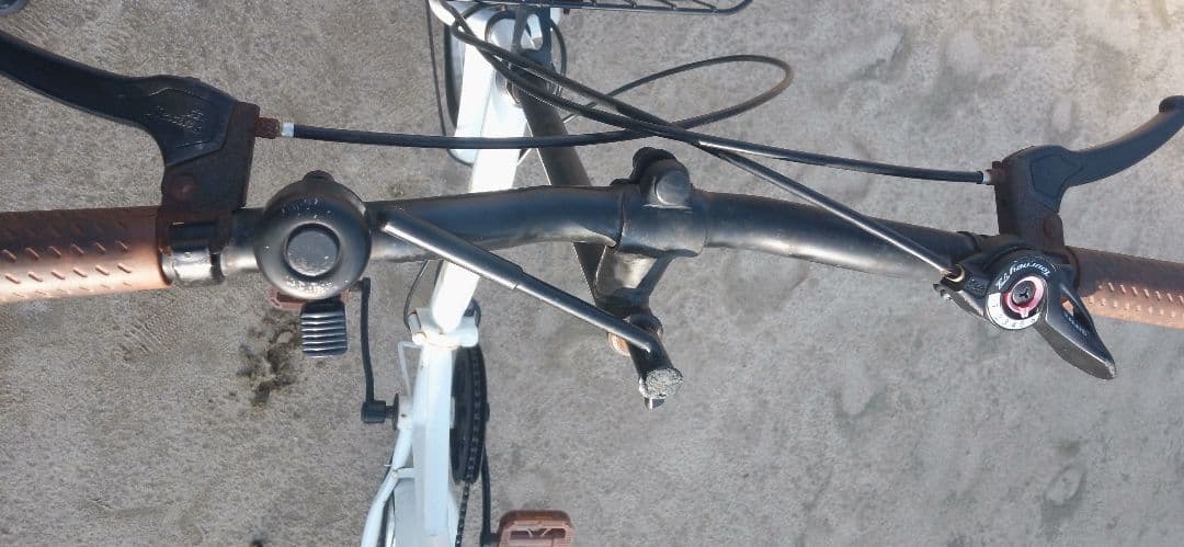 折りたたみ自転車 ホワイト 20インチ 汚れキズあり ヤマト置き配達可能