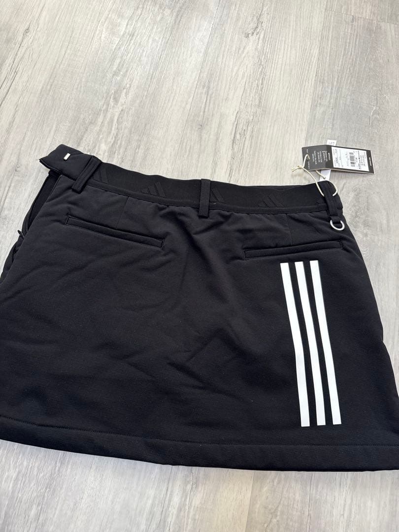 新品　XL 黒アディダスゴルフ　防風　ニットジップジャケットスカートセットアップ