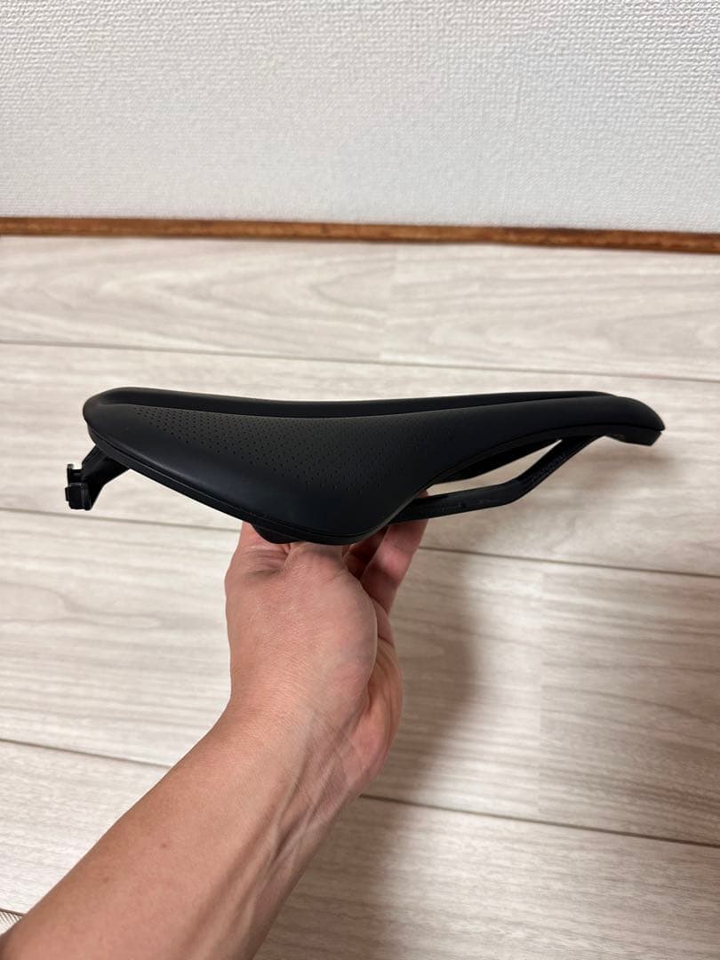 Bontrager Verse Pro Carbon サドル 145mm