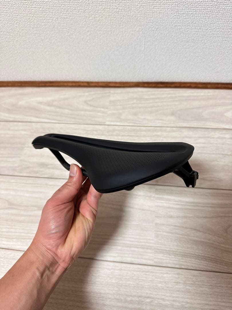 Bontrager Verse Pro Carbon サドル 145mm