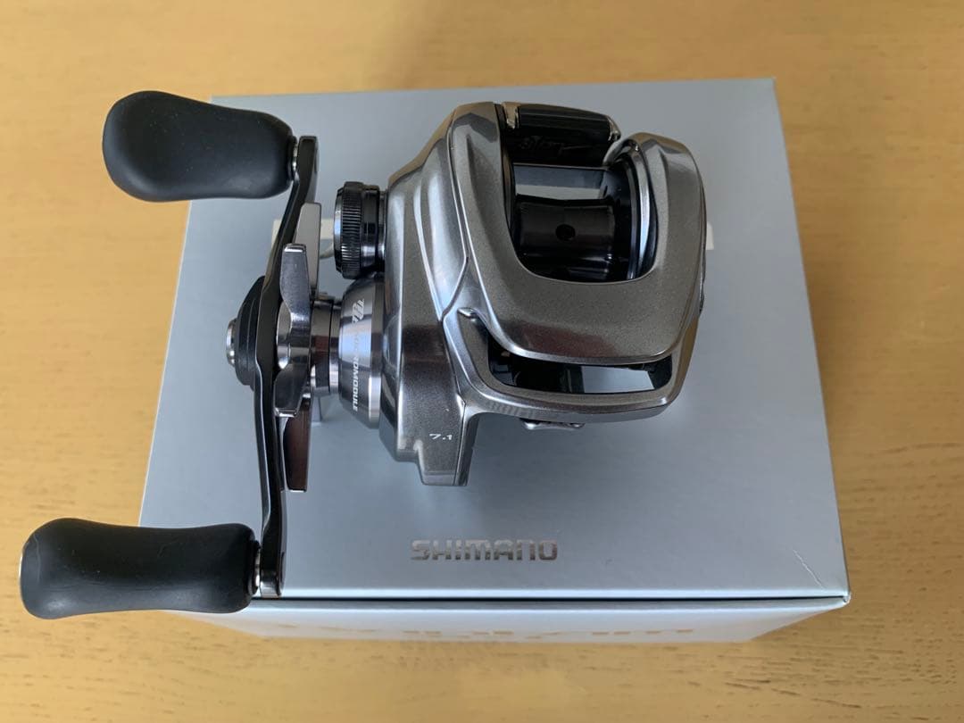 美品SHIMANO 18バンタム HG 右ハンドル