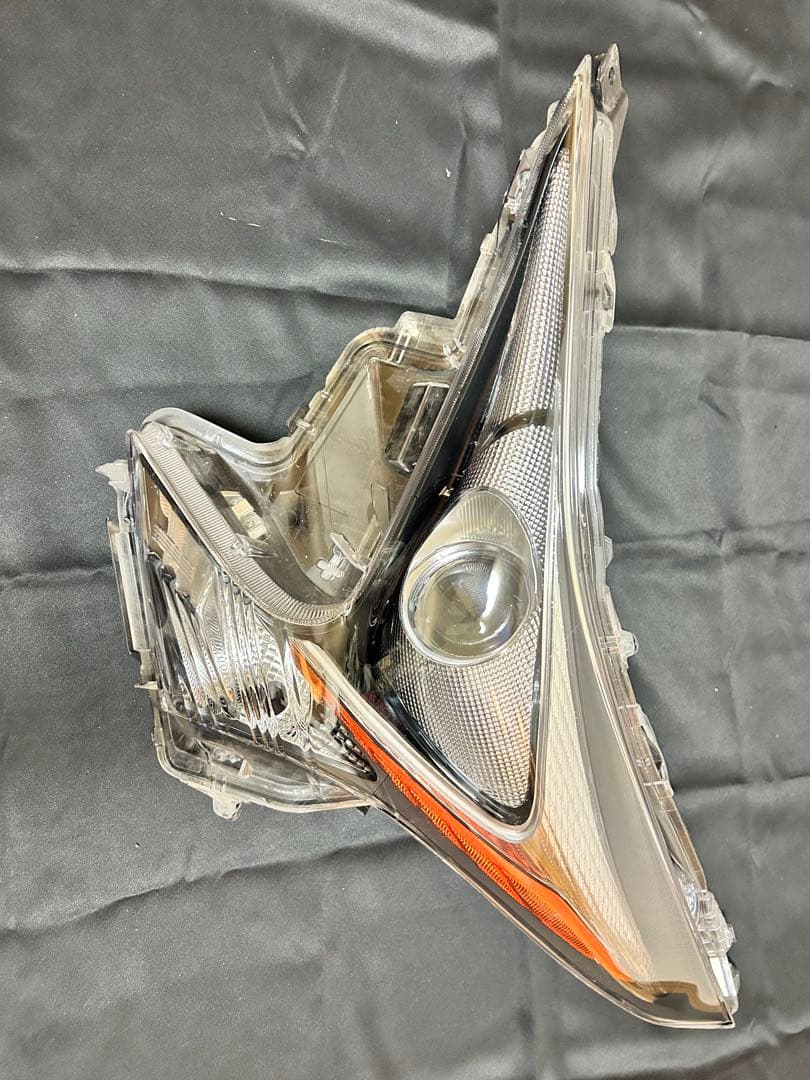 【送料込】 50プリウス ヘッドライト左右