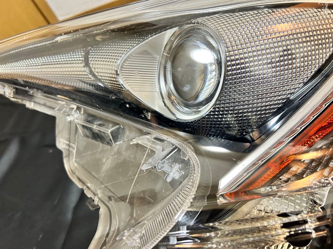 【送料込】 50プリウス ヘッドライト左右