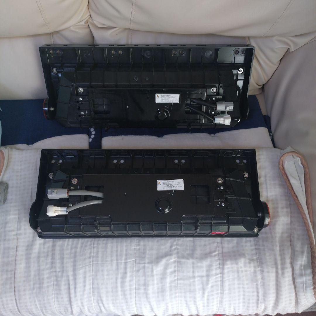 KOITO製新車外し３連テールランプ