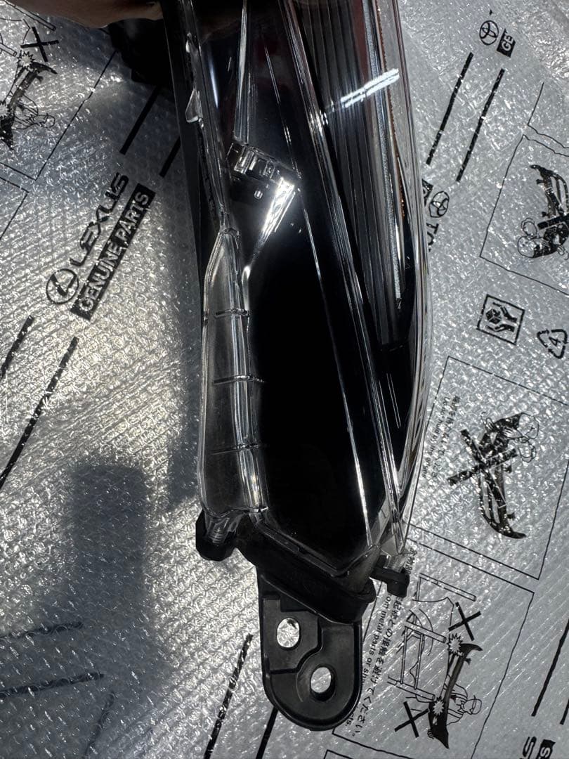 プリウス　ZVW51 右ヘッドライト　LED 純正品番81145-47850