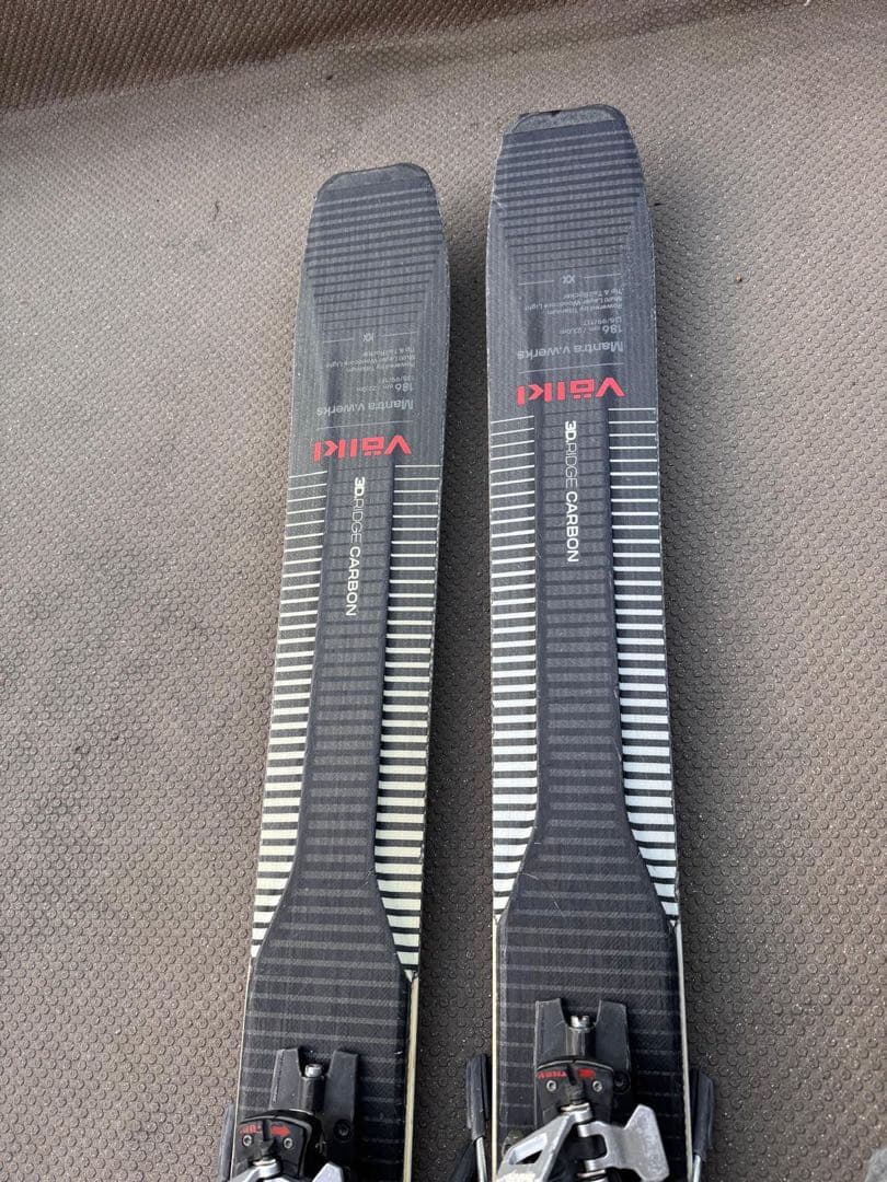 Völkl スキー板 グレー 赤 使用感あり