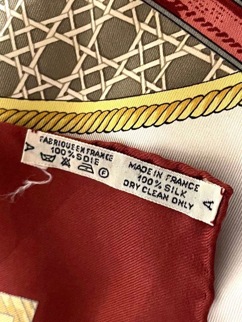 美品⭐︎HERMES エルメス カレ90シルクスカーフ