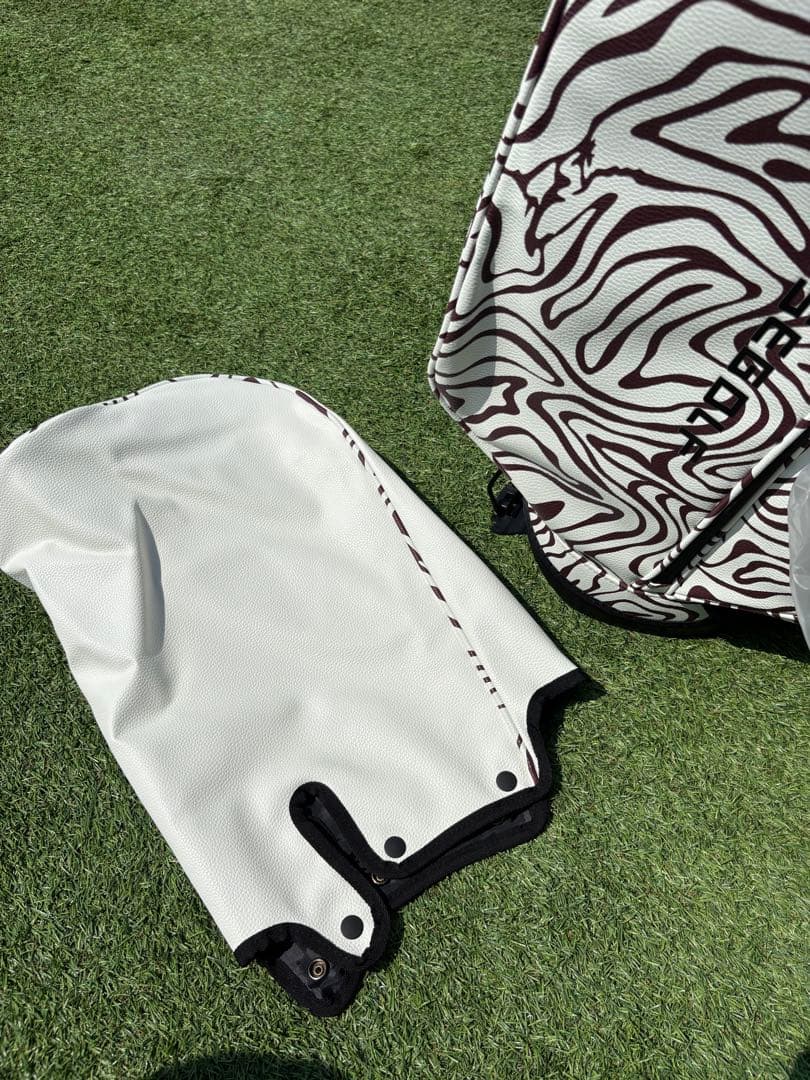 BSEGOLF スタンドキャディバッグ　新品　ゴルフバッグ　アニマル　ゼブラ　白