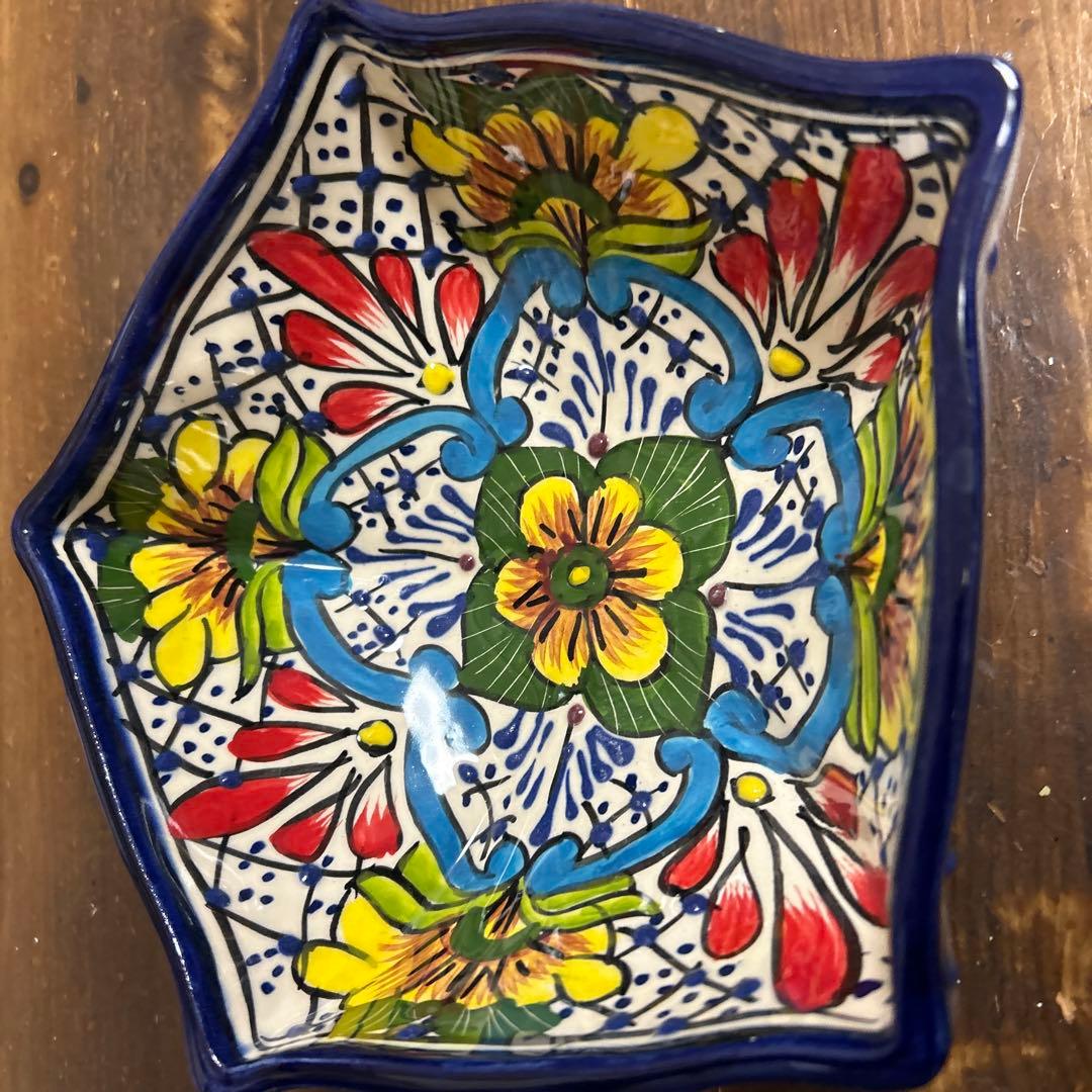 メキシコ　ブルガリア　ハンドメイド　タラベラ焼き　トロヤン焼　スリップウェア