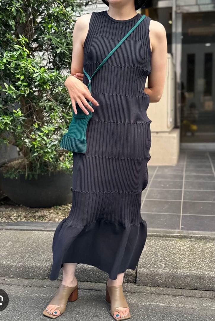 【CFCL】タグ有りブラックノースリーブロングワンピースsize.1