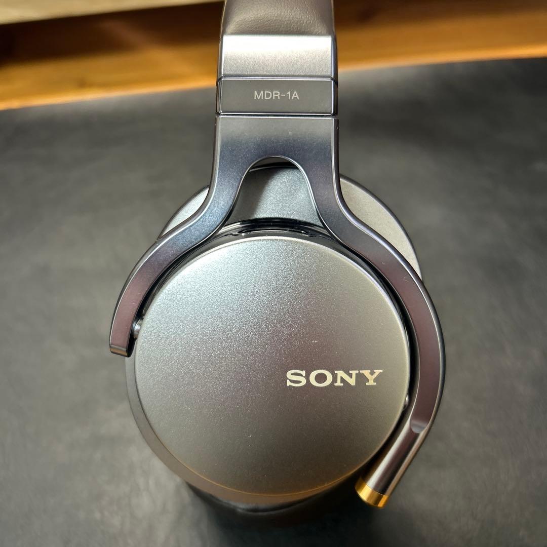 【美品】SONY MDR-1A ステレオヘッドホン シルバー　ハイレゾ対応