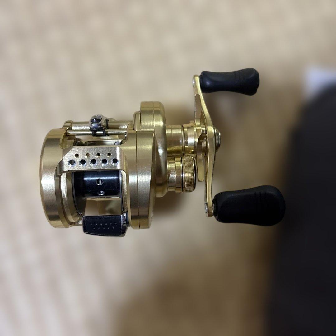 【最後値引き早い方勝ち】SHIMANO シマノ カルカッタコンクエスト200HG