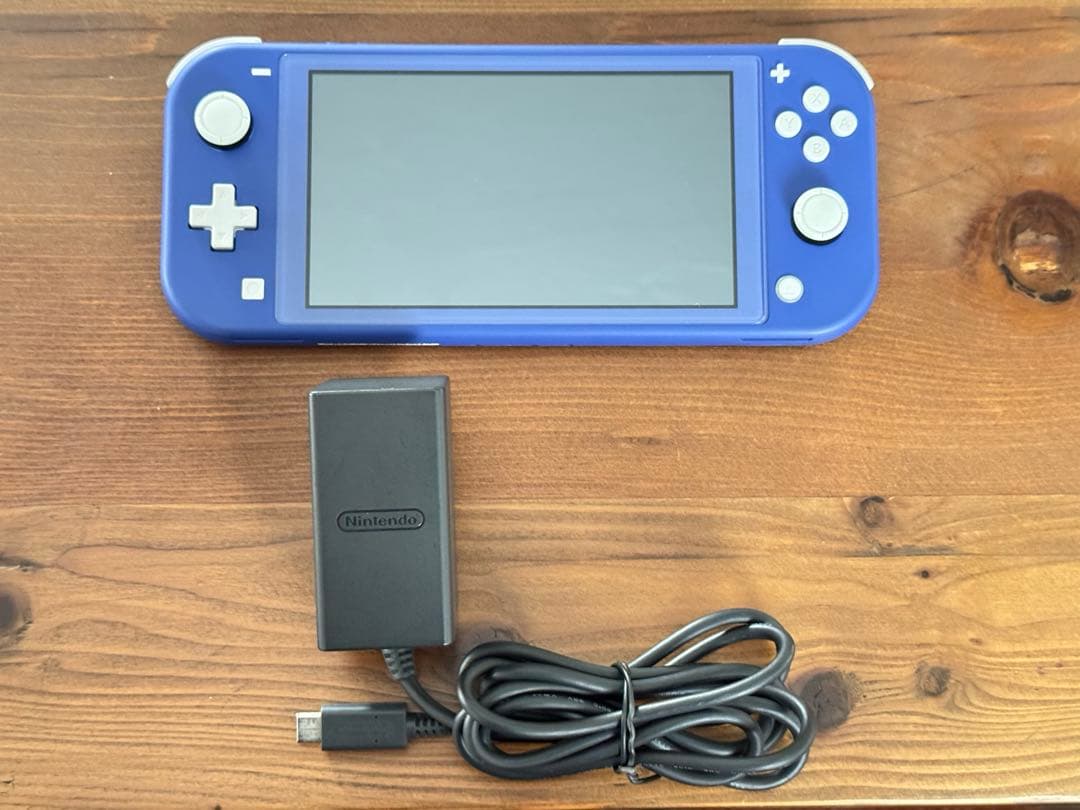 Nintendo Switch Light 本体