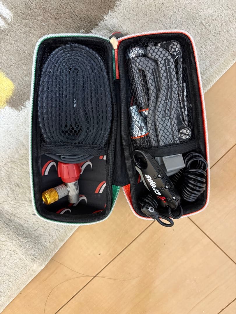 ピナレロPinarello FP QUATTRO Carbonサイコン　付き