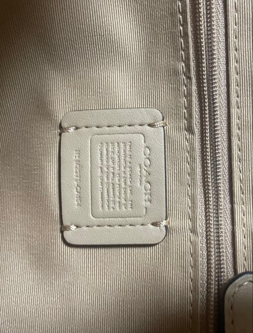 新品未使用（保管時の汚れ複数あり）COACHバック（匿名発送）