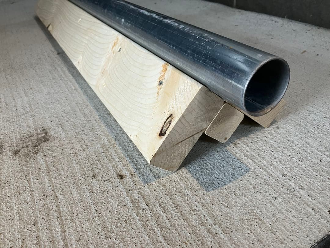 スケボーセクション　レール　スケートボードパーク　カーブ　丸レール