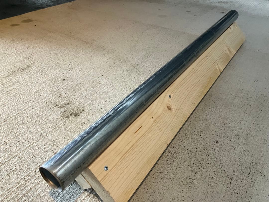 スケボーセクション　レール　スケートボードパーク　カーブ　丸レール