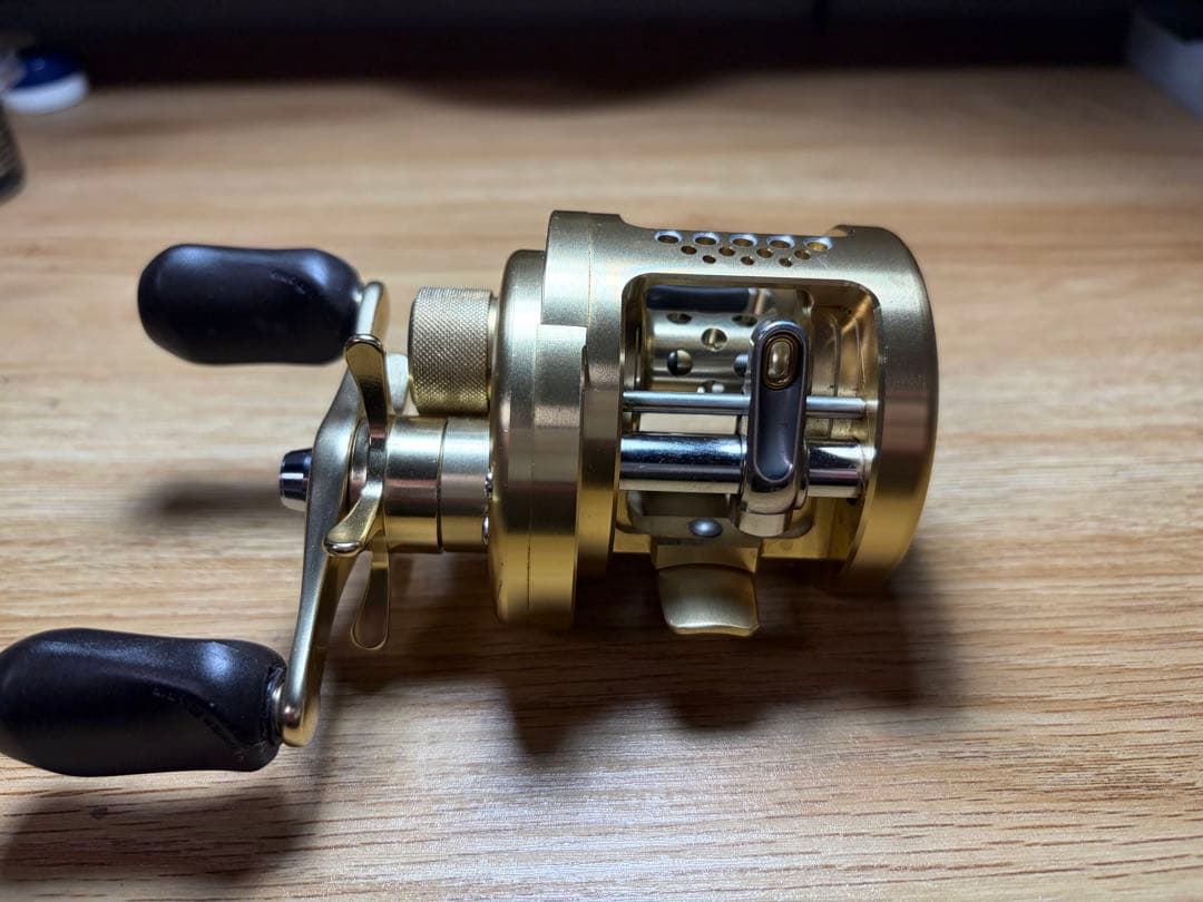 シマノ 01カルカッタコンクエスト100