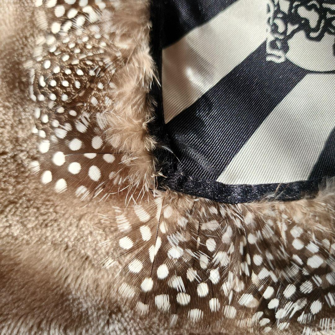 【ETRO】 エトロ シルクスカーフ リアルフェザー付 ペイズリー 鳥 ニワトリ