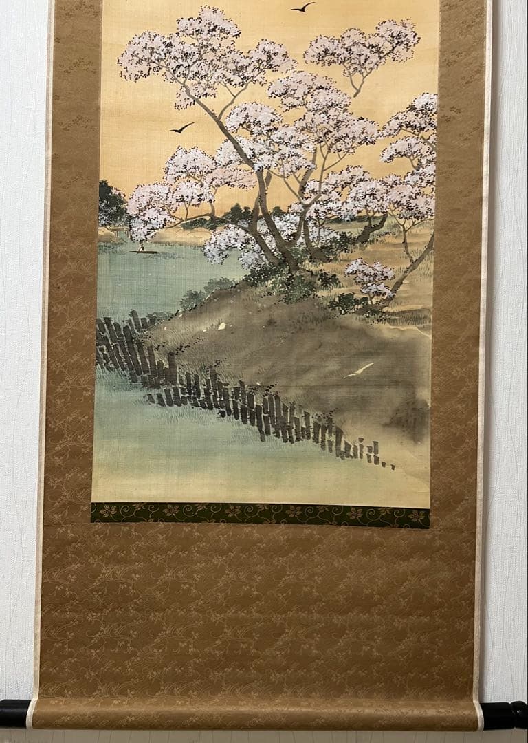 掛け軸　是真　絵［桜図］絹本　木箱付き　送料込み！