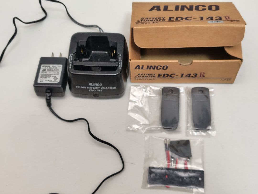 C049 ALINCO（アルインコ）DJ-S47 充電器付属