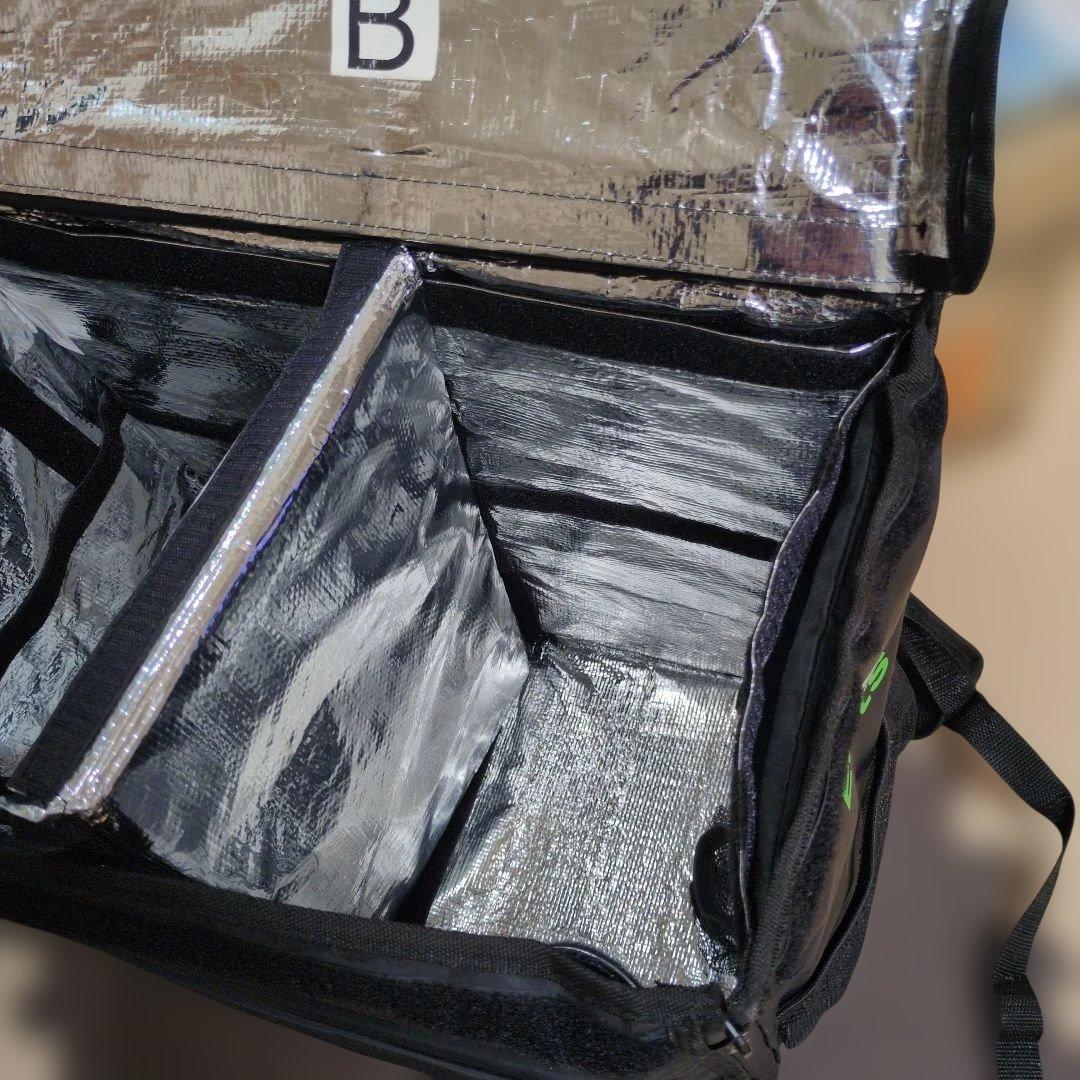 Uber Eats 配達バック