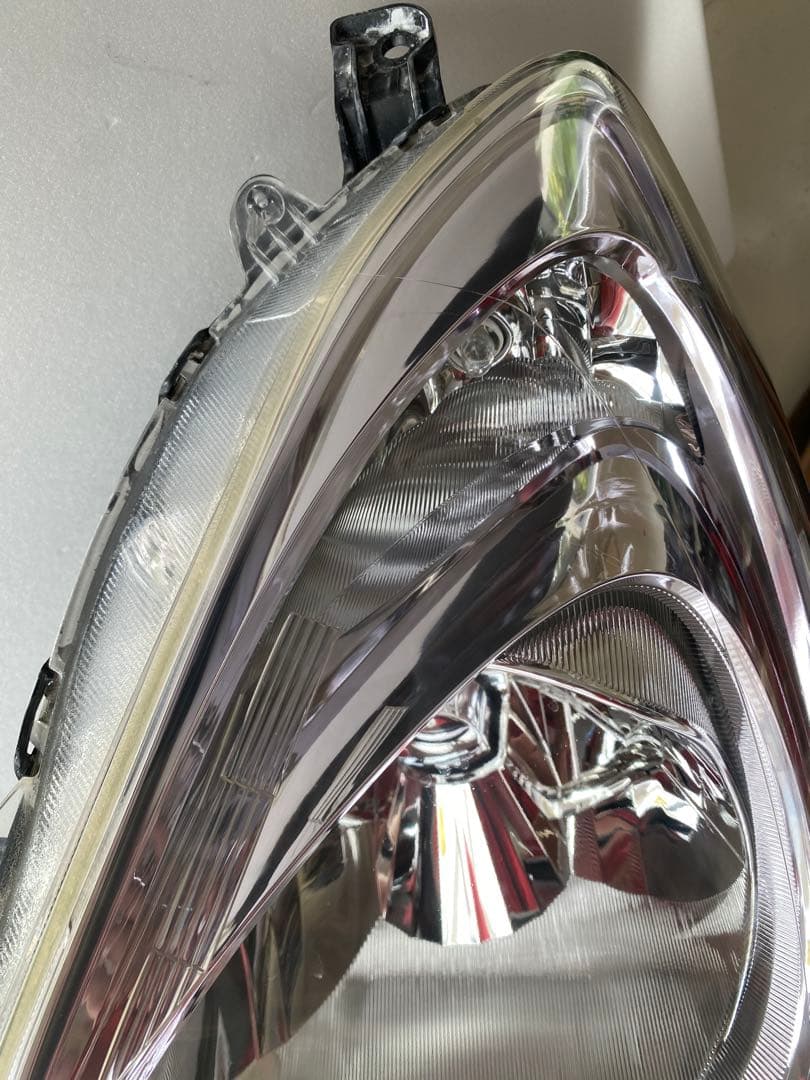 ホンダ フィット ハイブリッド（GP1 / GP4 系） 純正ヘッドライト　左右