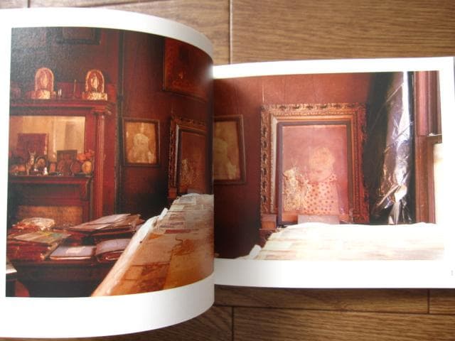 HENRY DARGER'S ROOM　ヘンリー・ダーガー　小出由紀子