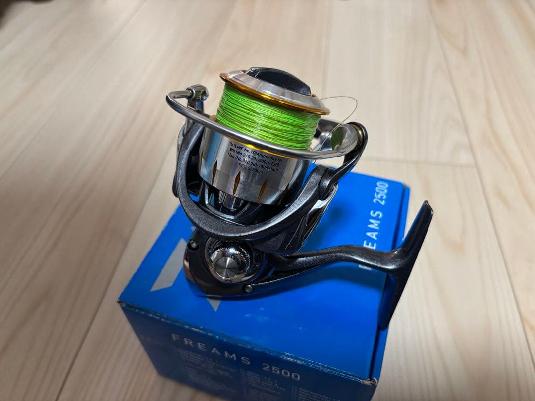 【美品】Daiwa フリームス 2500【ダイワ】