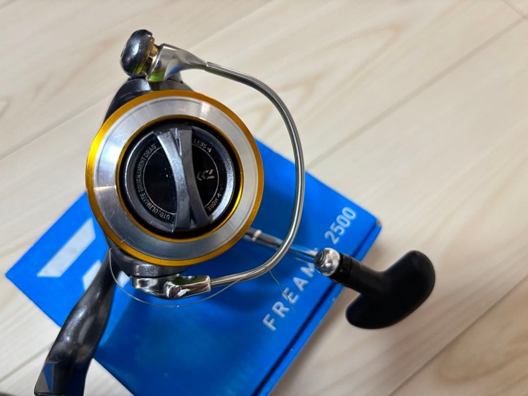 【美品】Daiwa フリームス 2500【ダイワ】