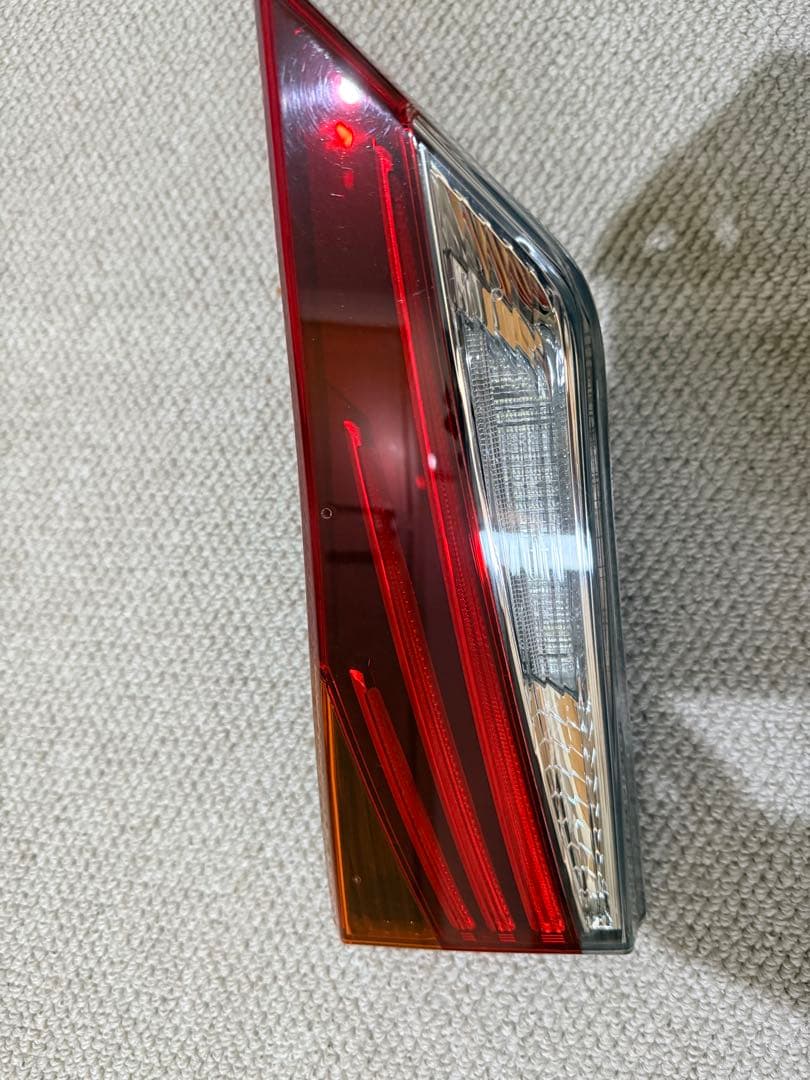 レクサス IS 純正テールランプ 左右セット30系 中期・後期用 / L字発光