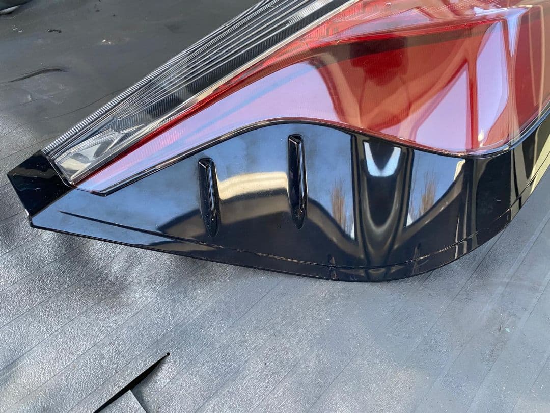 トヨタ アクア NHP10 純正 テールランプ 左右セット