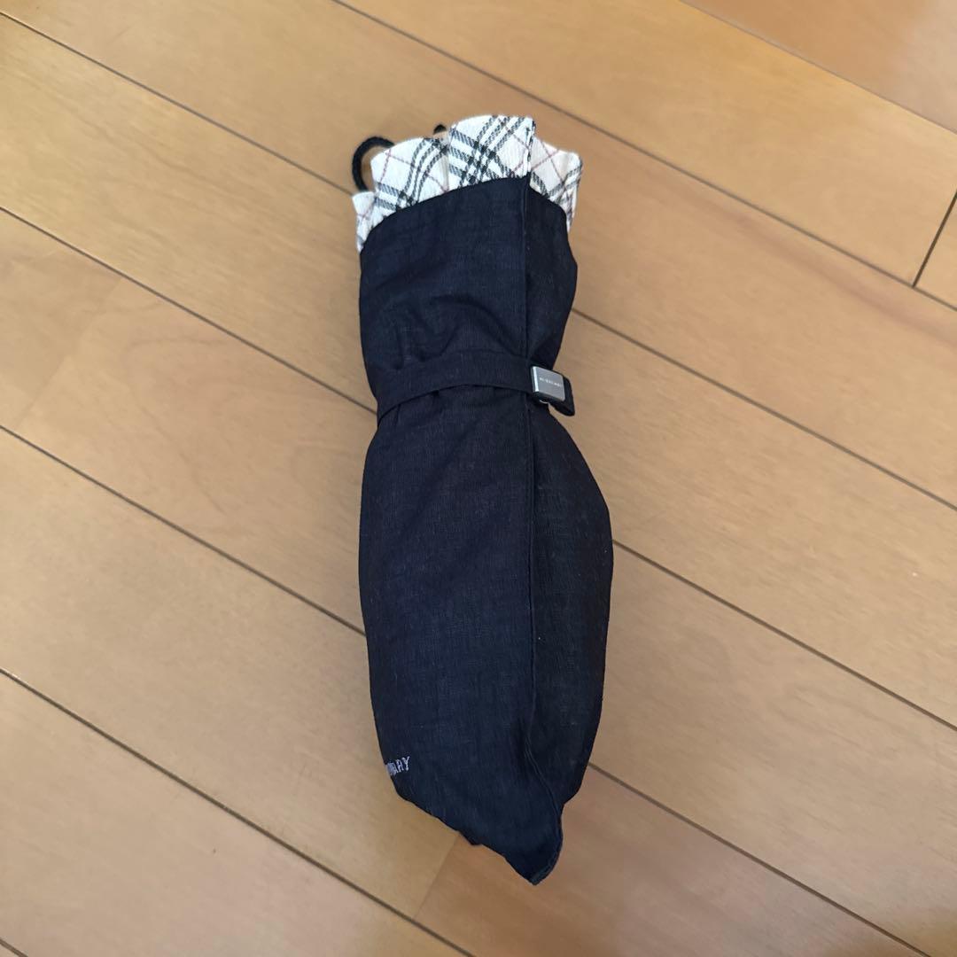 【美品 】バーバリー BURBERRY フリル 折り畳み傘 日傘 黒