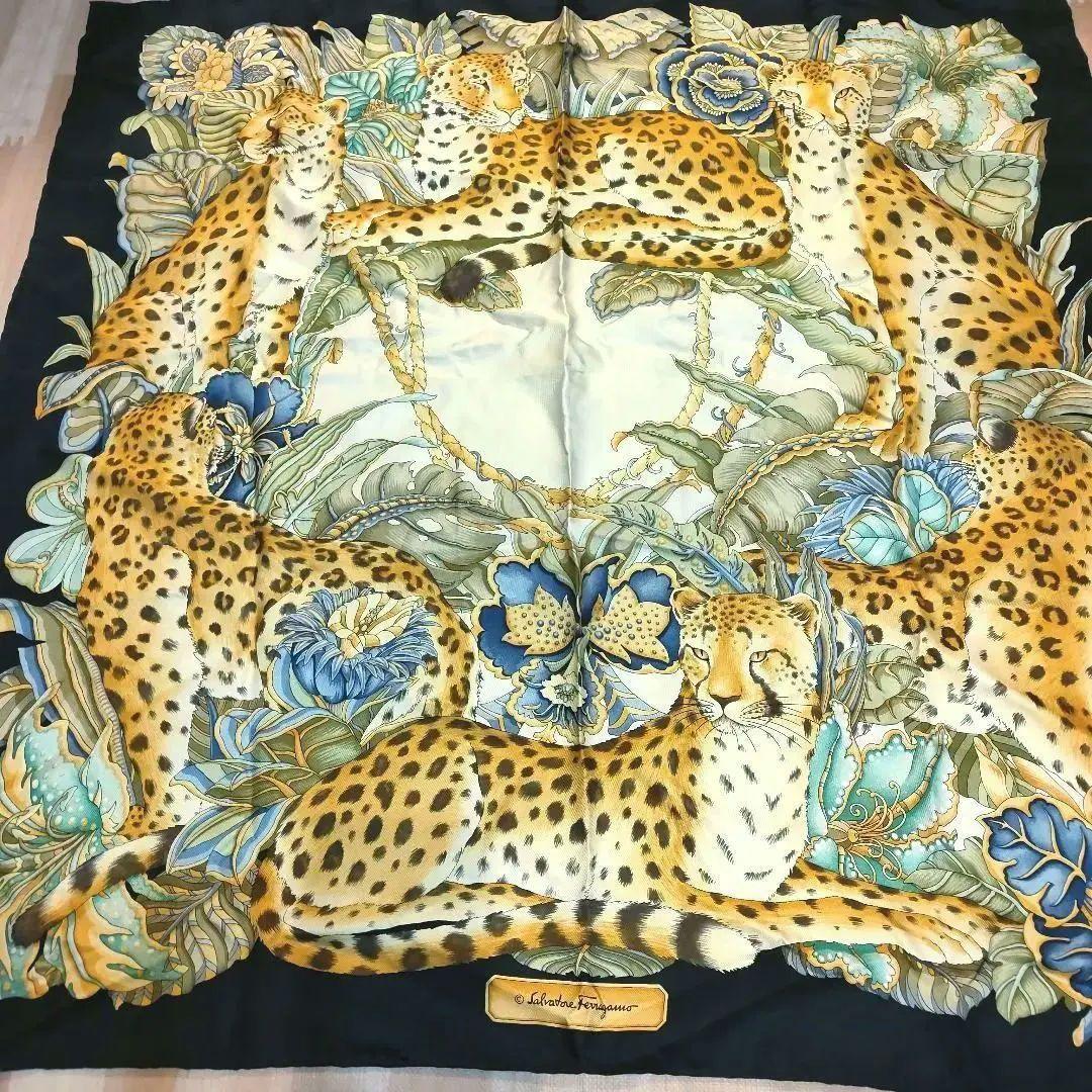 Salvatore Ferragamo ネイビーシルクスカーフ ヒョウ柄86cm