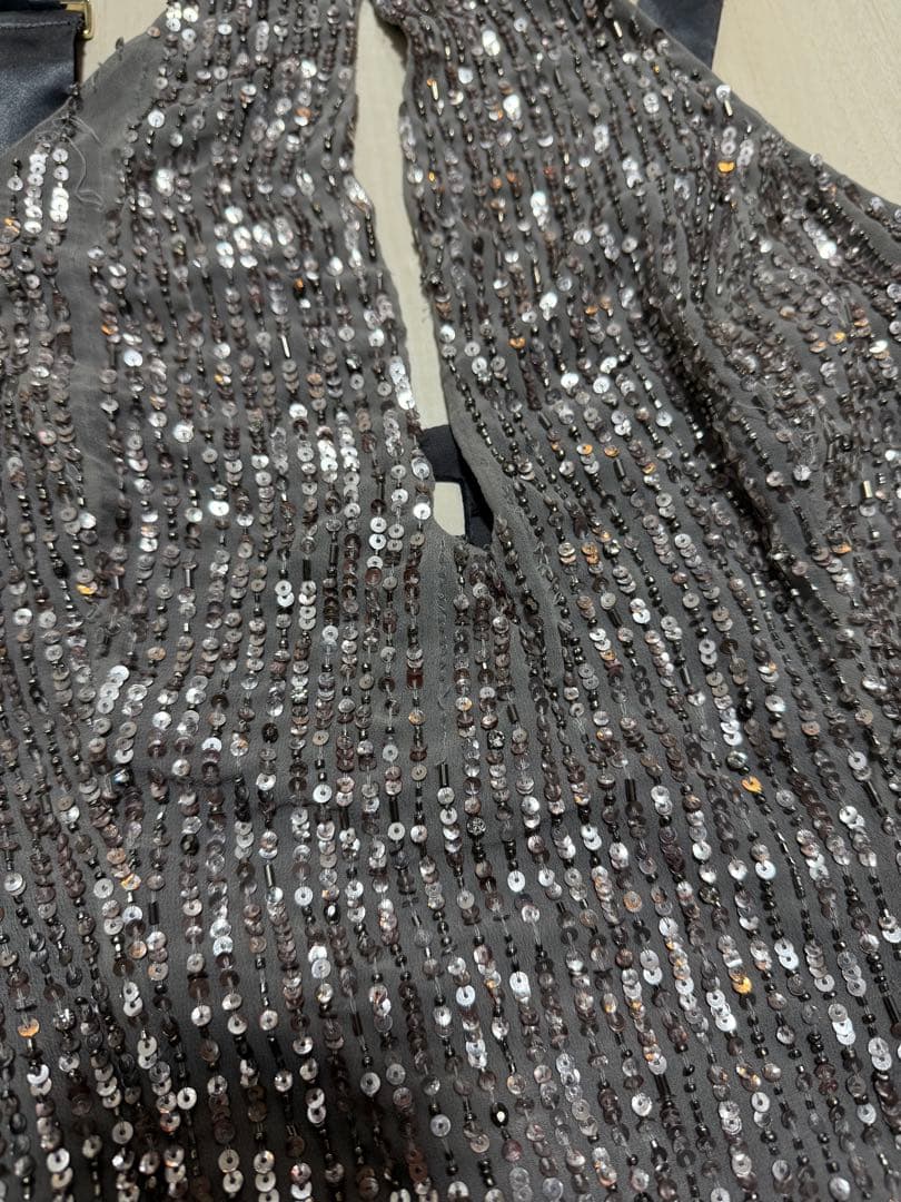 エリザベッタフランキー　ドレス　ビジュー　スパンコール　グレー　スリット