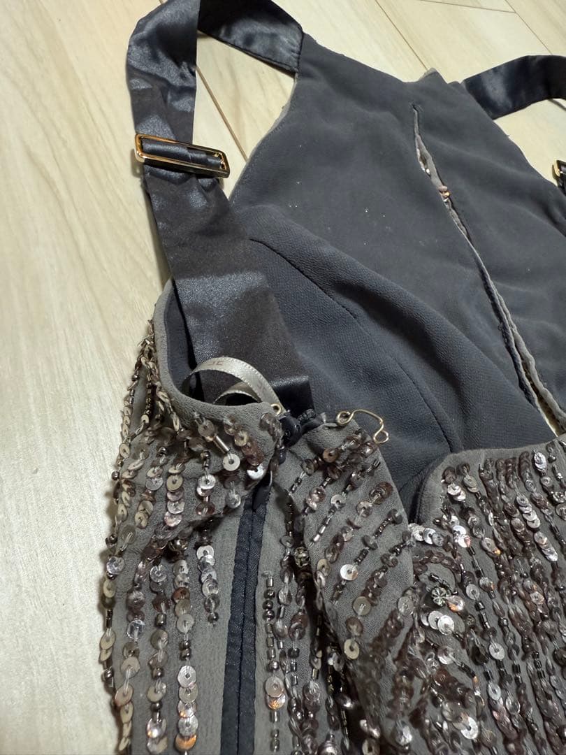 エリザベッタフランキー　ドレス　ビジュー　スパンコール　グレー　スリット