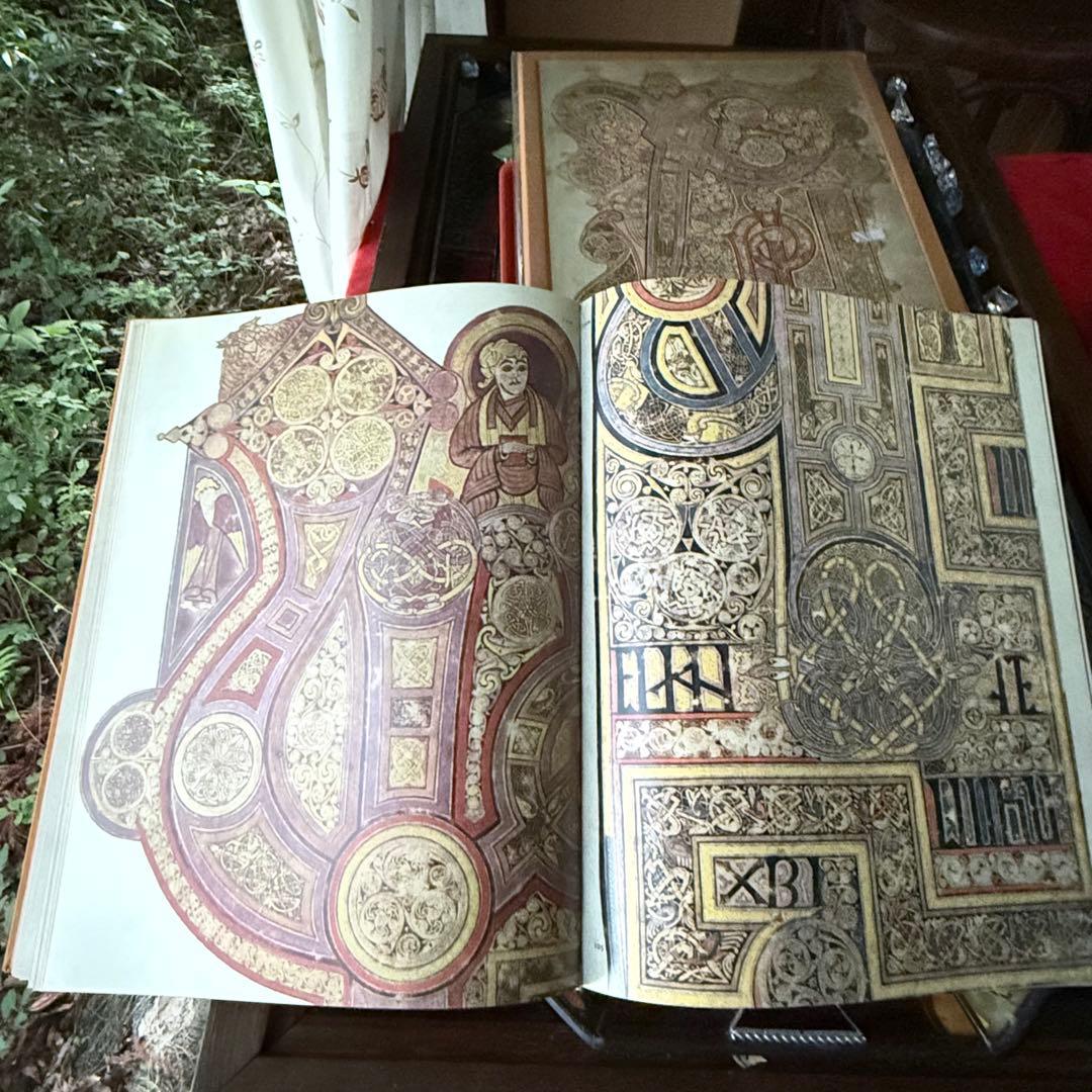2182様感謝‼️至宝‼️世界で最も美しい本『ケルズの書』テムズ＆ハドソン社　洋書
