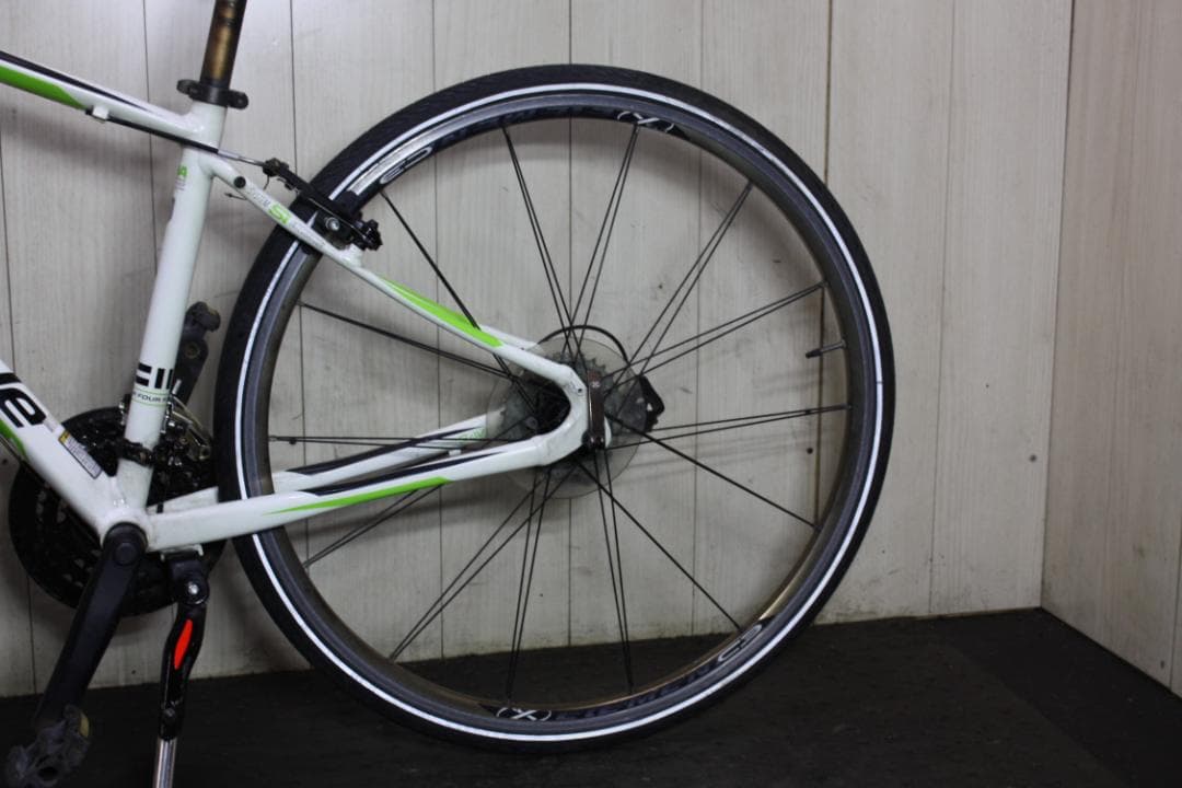 キャノンデールQUICK4 700C アルミ+カーボンフォーク420mmクロス