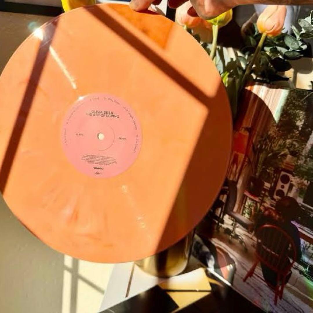 Olivia Dean レコード The art of loving LP